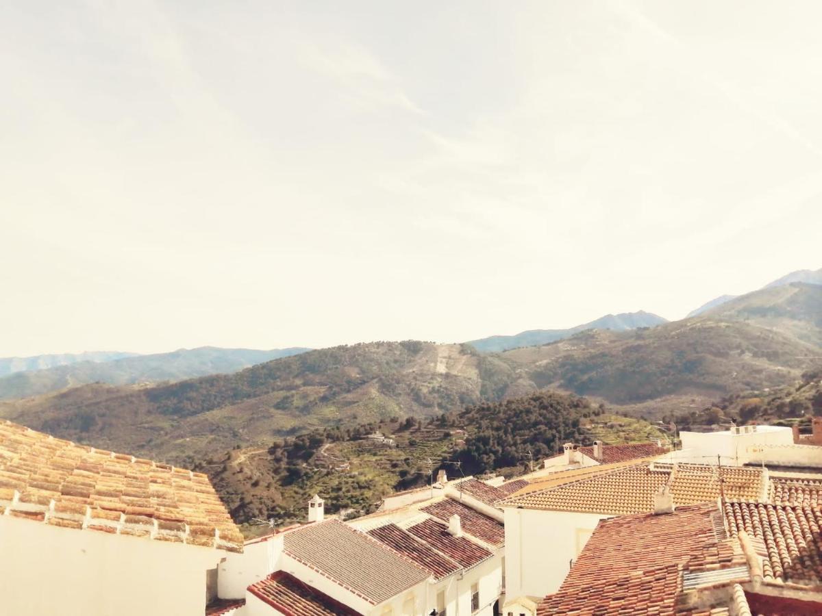 Casa El Campanario * Yunquera